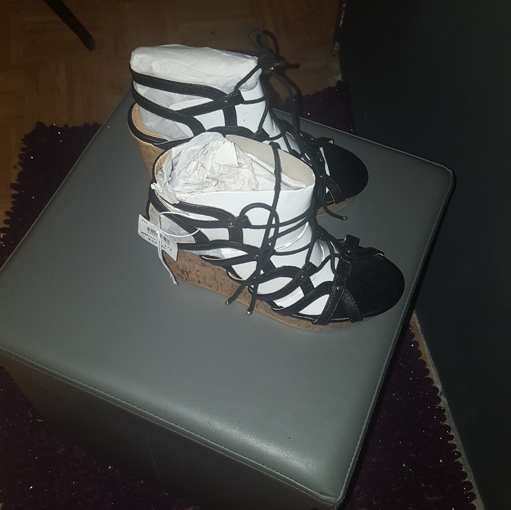 Ladies sandals